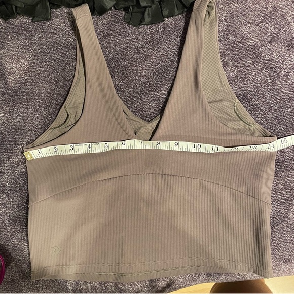 All in motion light support rib v-neck crop sports bra top beige women’s medium - Picture 6 of 7
